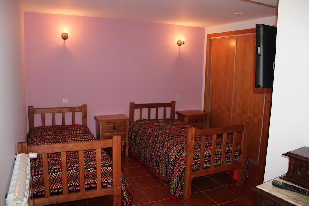 Casa Fonte Do Laboreiro คาสโตร ลาโบเรโร ภายนอก รูปภาพ