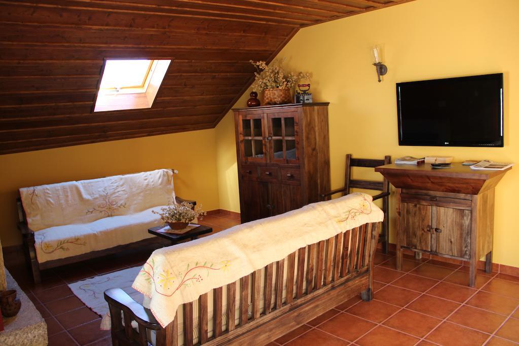 Casa Fonte Do Laboreiro คาสโตร ลาโบเรโร ภายนอก รูปภาพ
