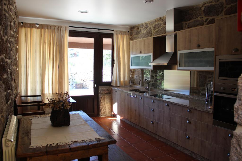 Casa Fonte Do Laboreiro คาสโตร ลาโบเรโร ภายนอก รูปภาพ