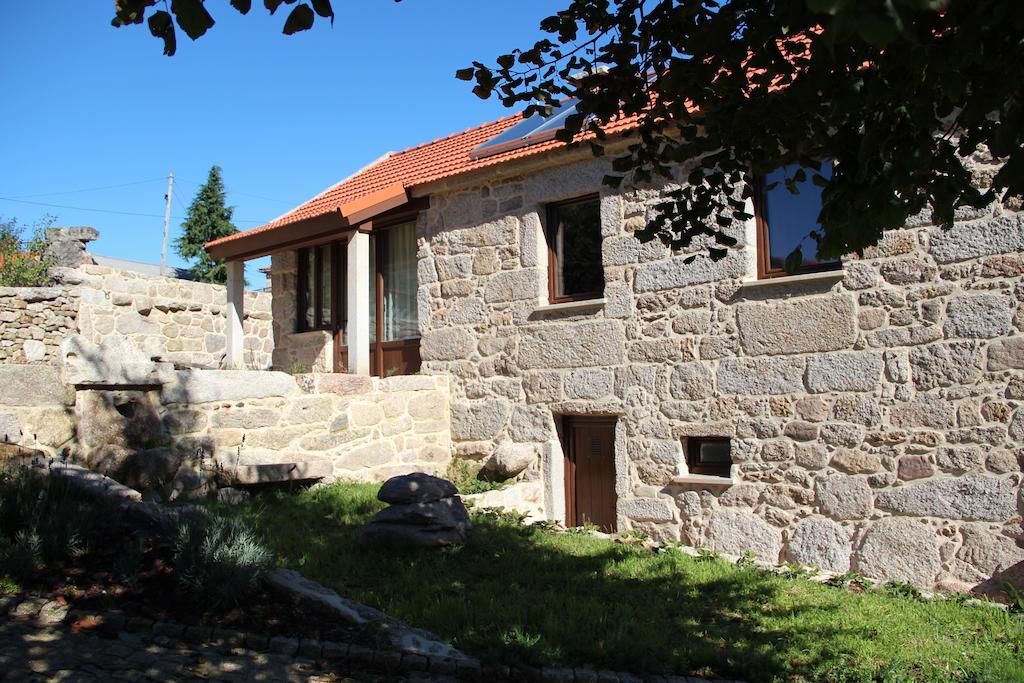Casa Fonte Do Laboreiro คาสโตร ลาโบเรโร ภายนอก รูปภาพ
